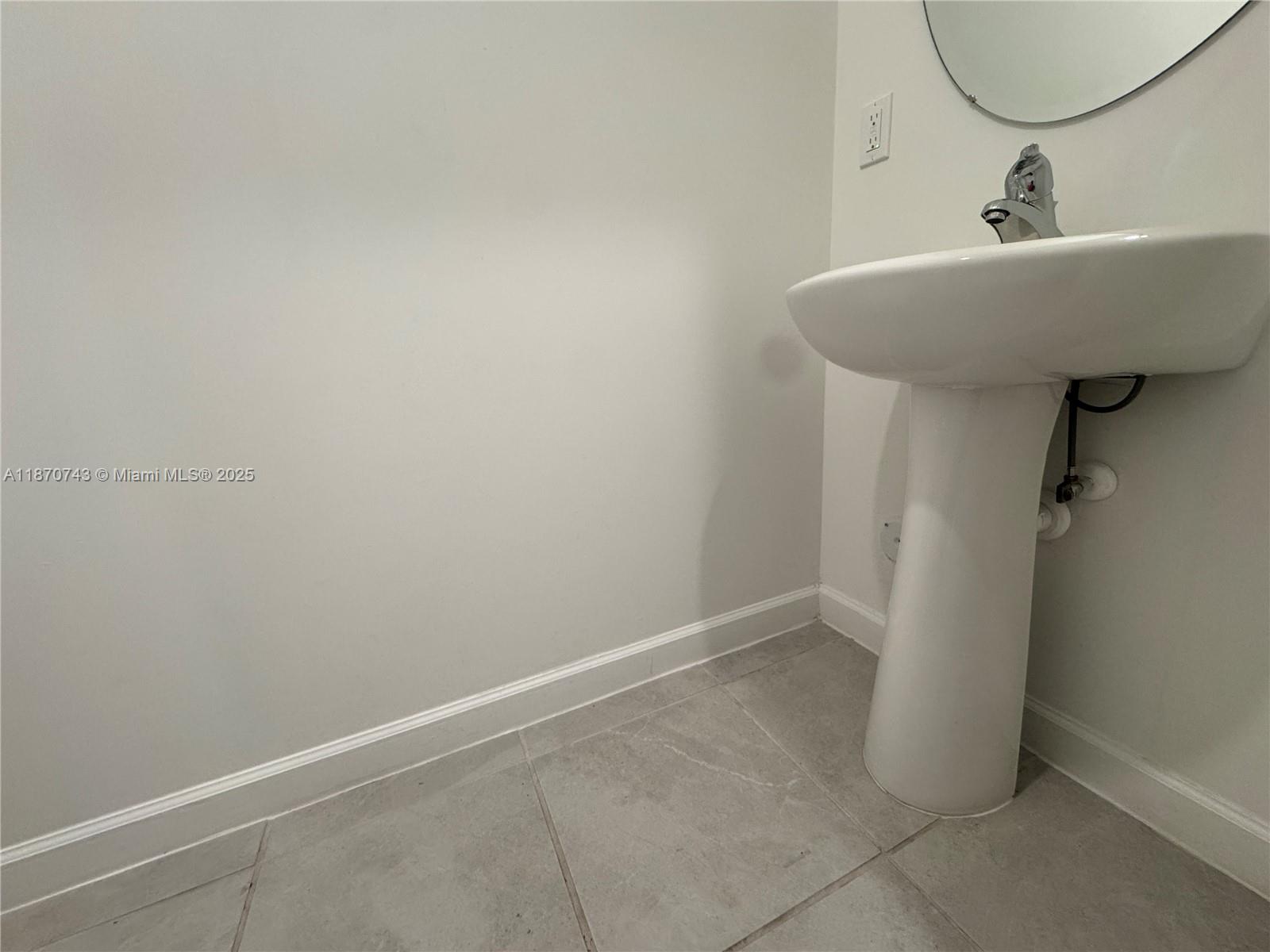 SUNSET PINES - Residential Lease