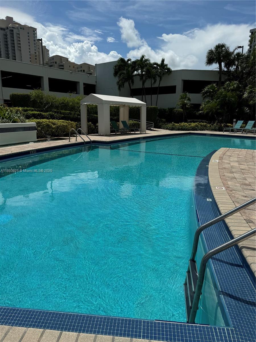 PARC CENTRAL AVENTURA EAS - Residential Lease