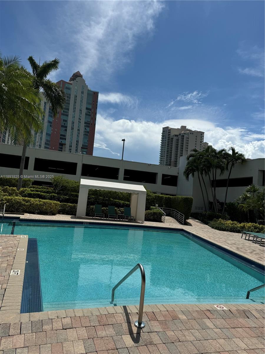 PARC CENTRAL AVENTURA EAS - Residential Lease