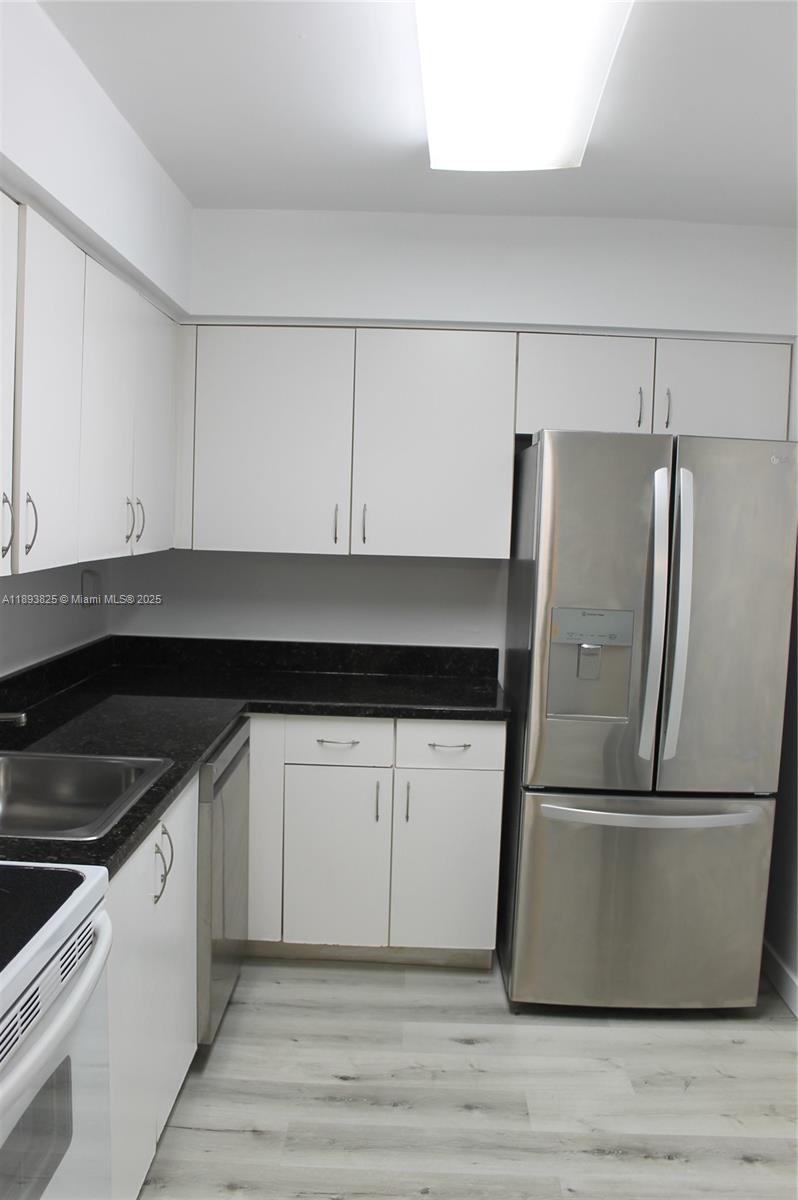 PARC CENTRAL AVENTURA EAS - Residential Lease