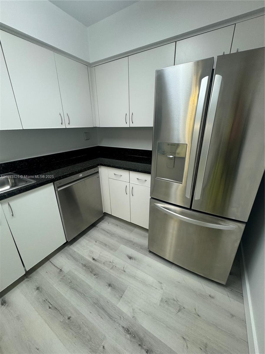 PARC CENTRAL AVENTURA EAS - Residential Lease