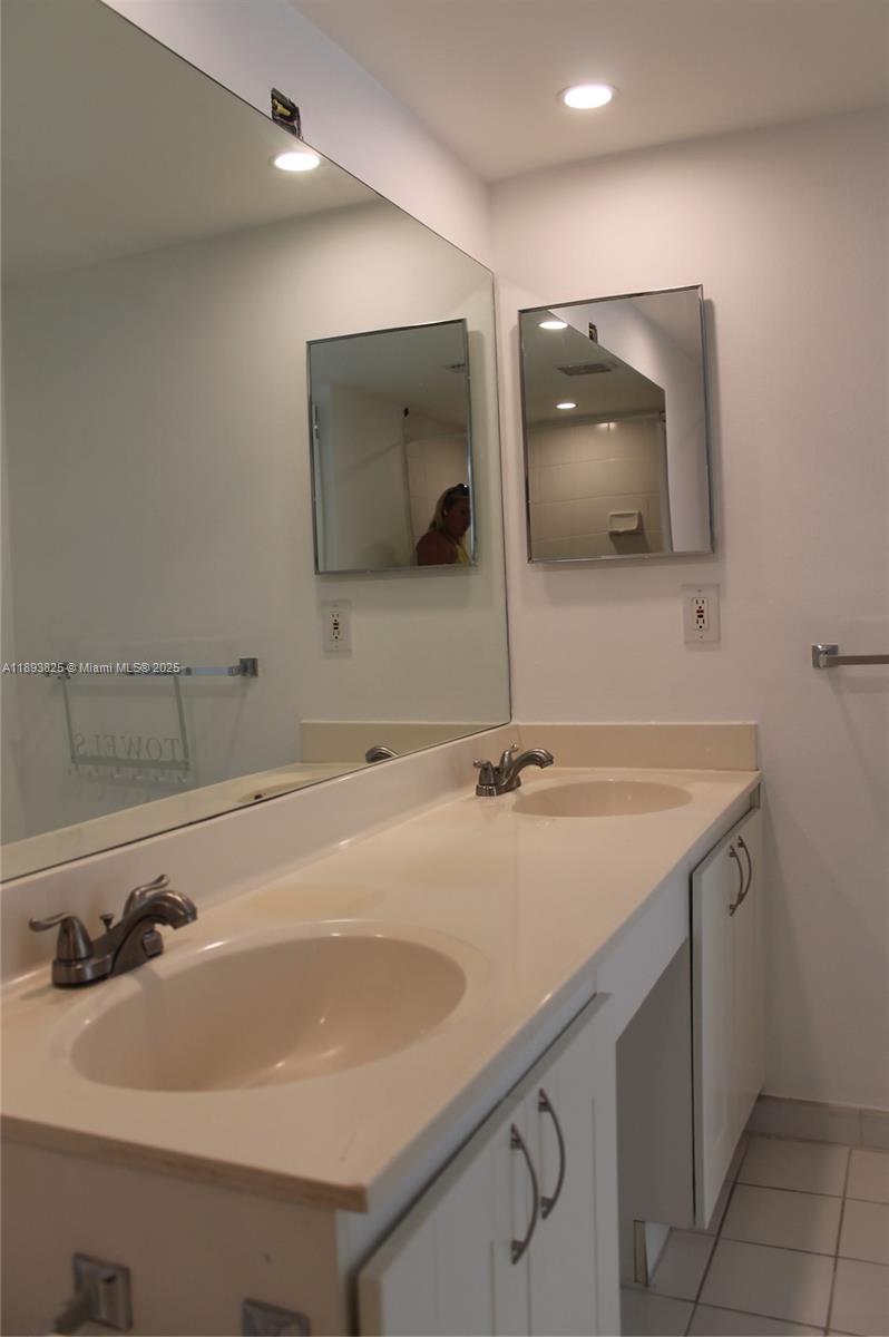 PARC CENTRAL AVENTURA EAS - Residential Lease
