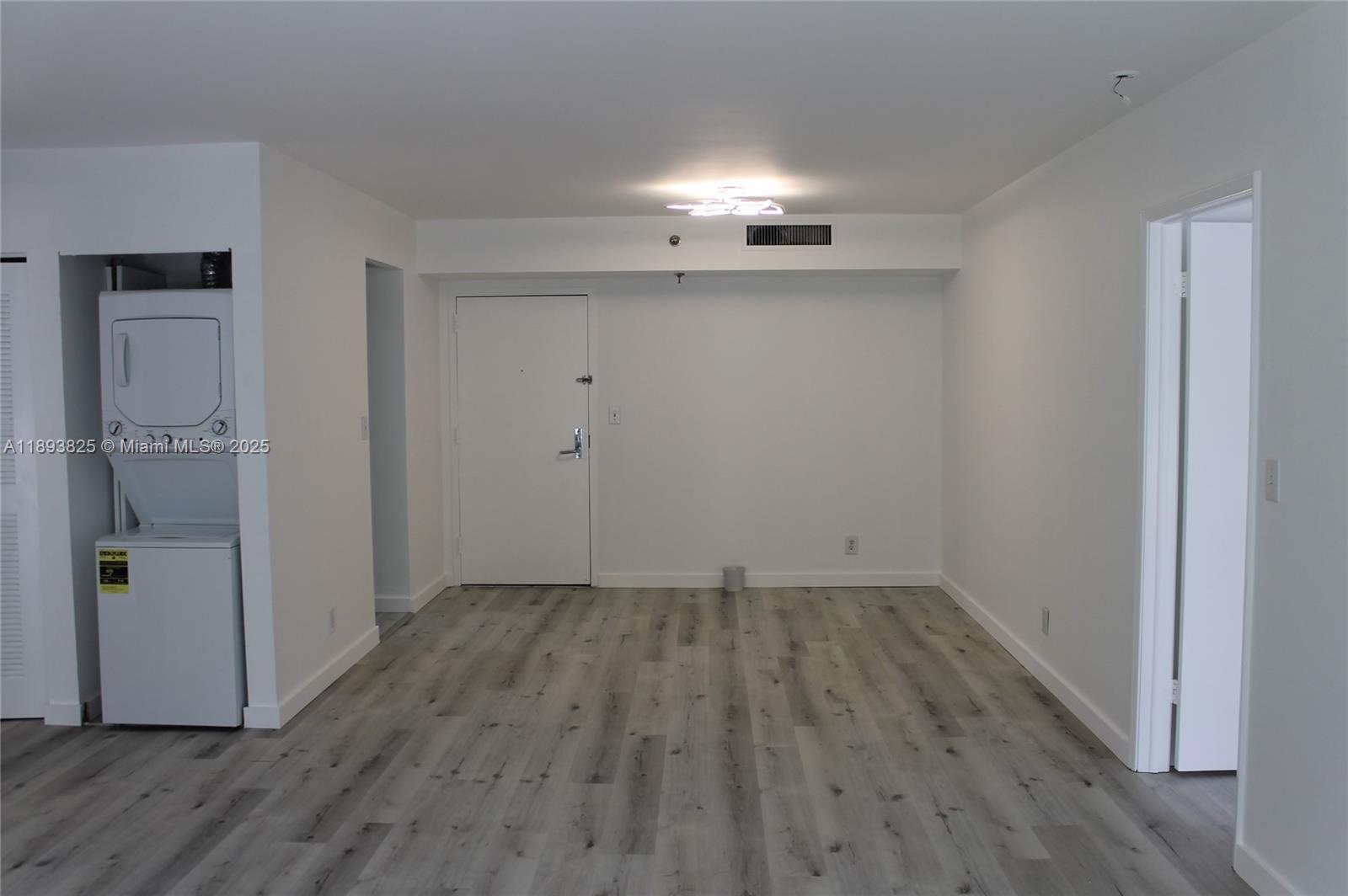 PARC CENTRAL AVENTURA EAS - Residential Lease