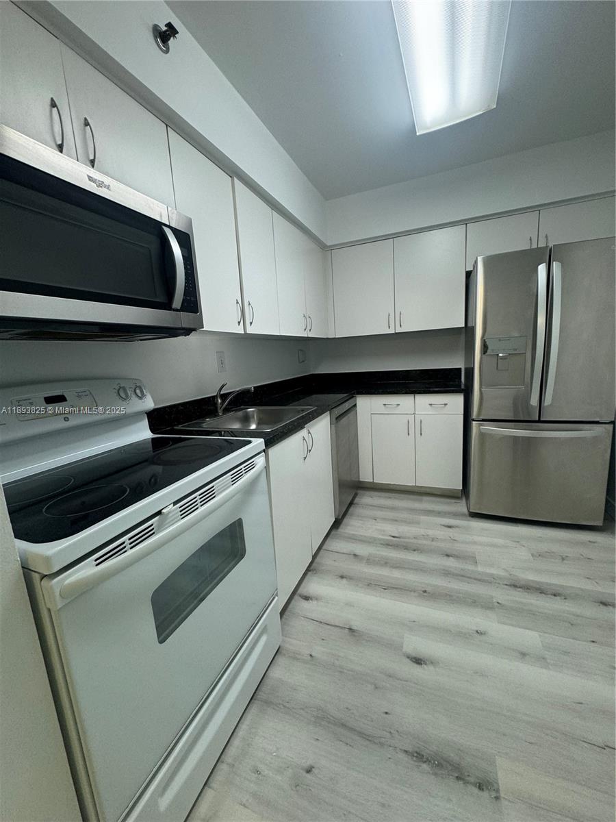 PARC CENTRAL AVENTURA EAS - Residential Lease