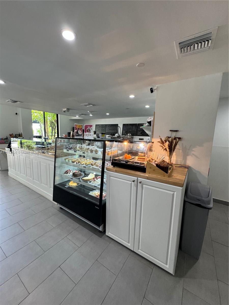 PARC CENTRAL AVENTURA EAS - Residential Lease
