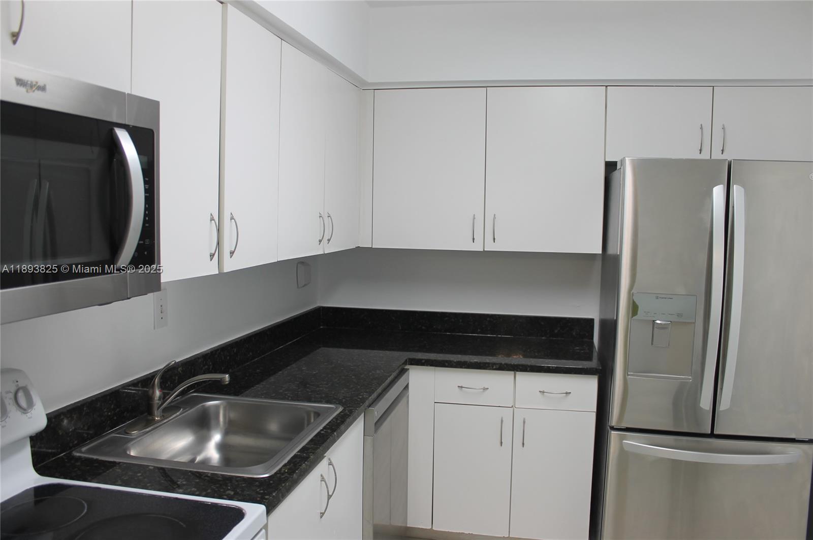 PARC CENTRAL AVENTURA EAS - Residential Lease