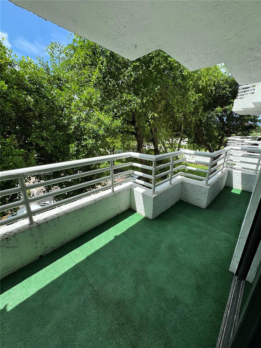 PARC CENTRAL AVENTURA EAS - Residential Lease