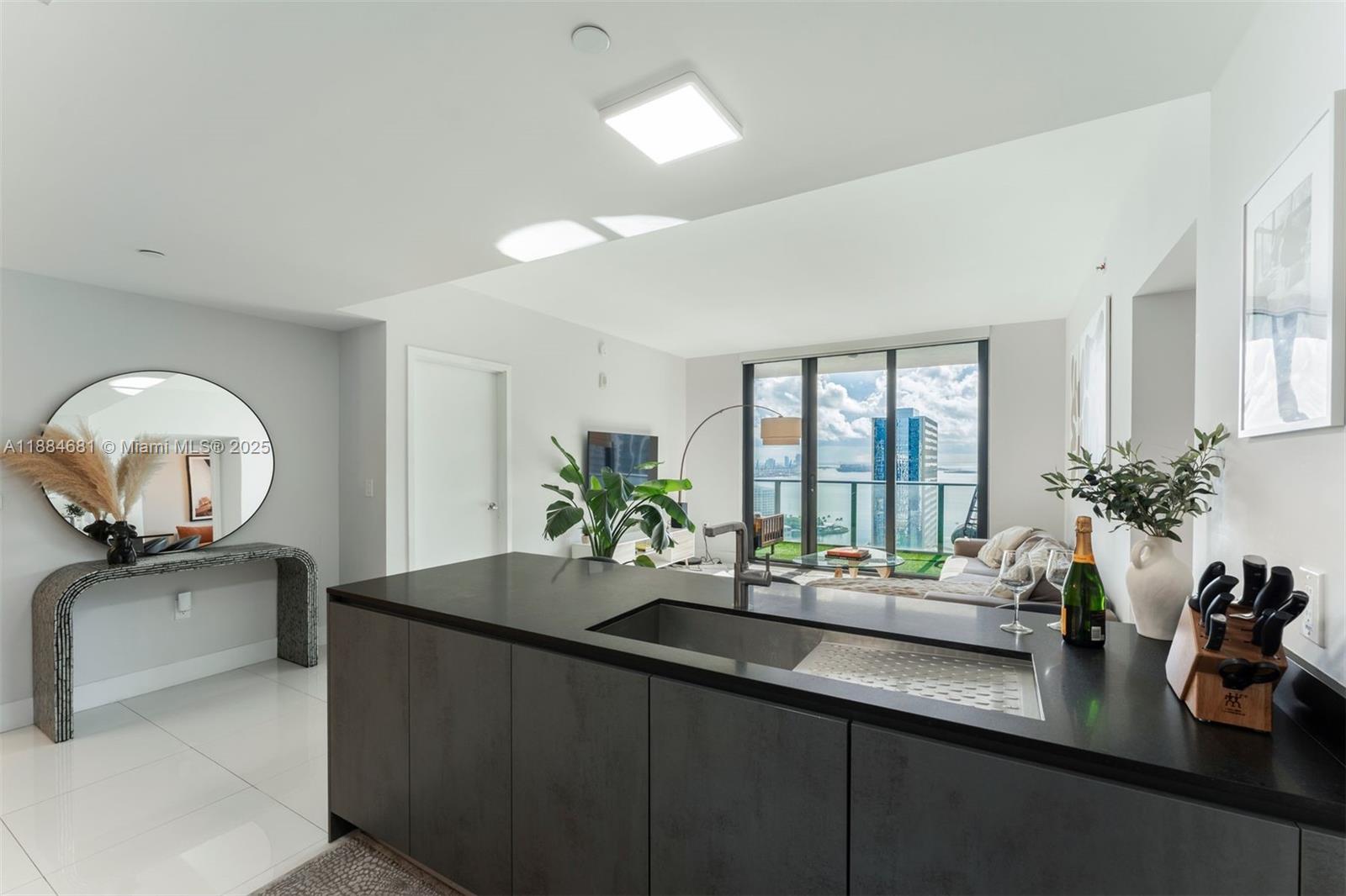 1010 Brickell Ave 3004