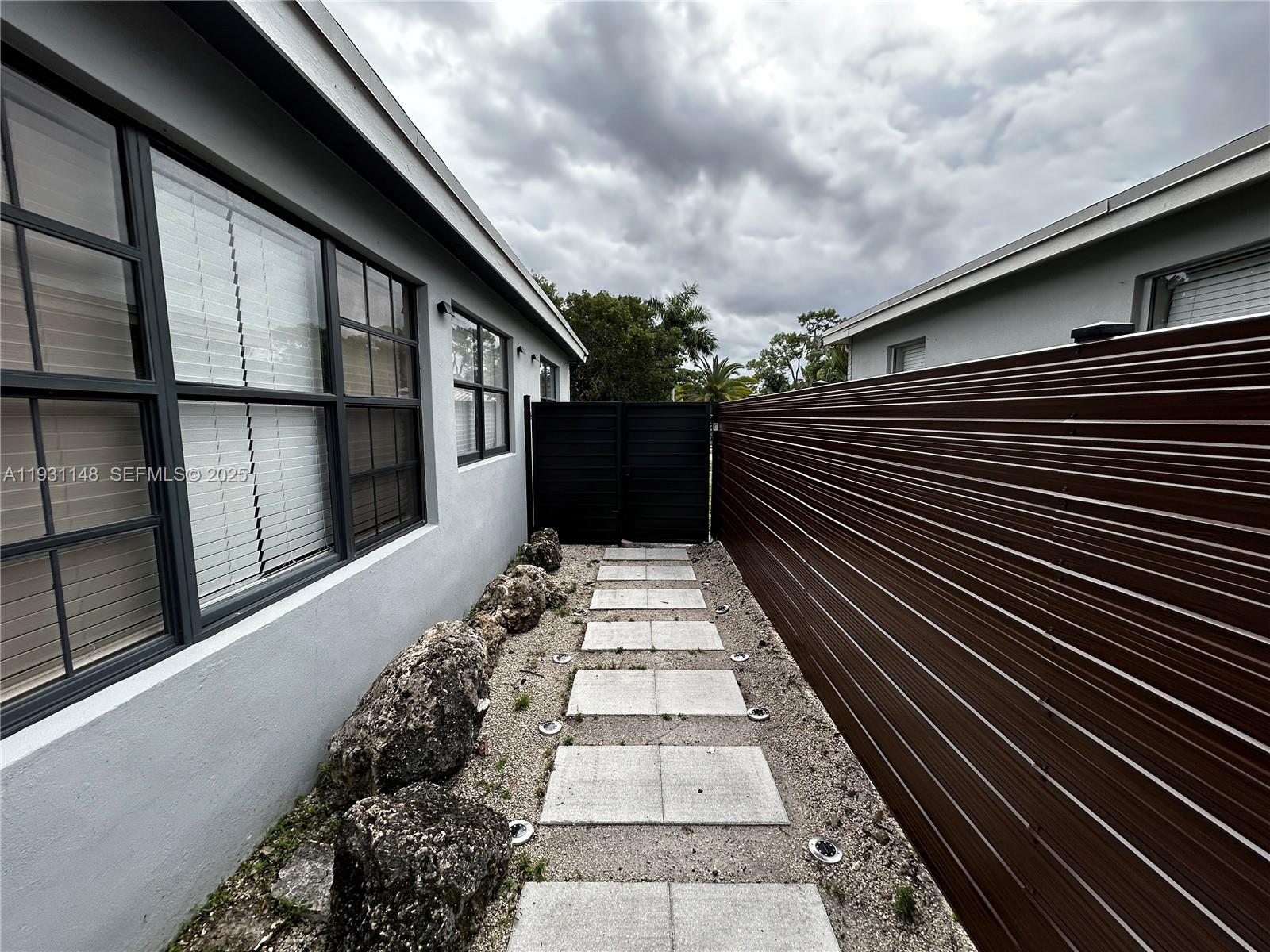 MELROSE PARK ESTATES - Residential Lease