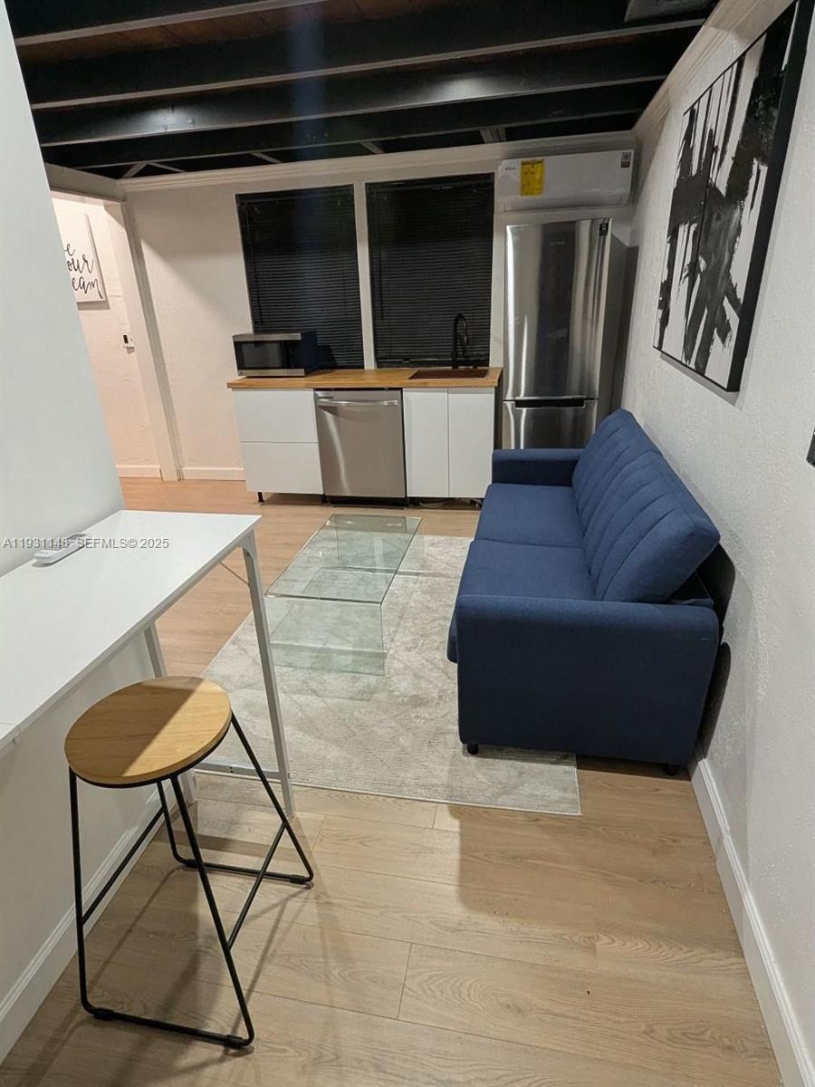 MELROSE PARK ESTATES - Residential Lease