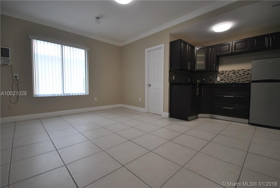 2 53 42 HAYNSWORTH BEACH - Residential Lease