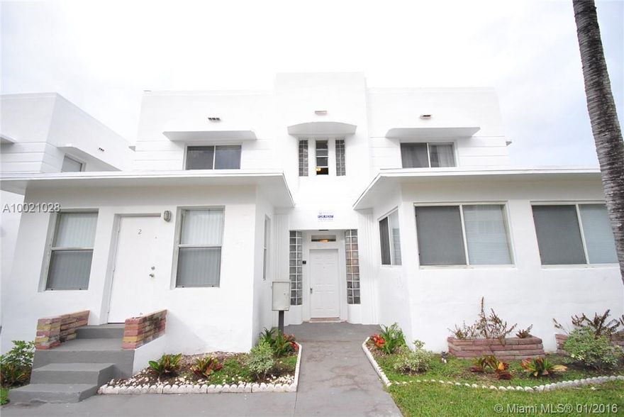 Come see this cute and cozy one bedroom now, centrally located near the beach, parks, library, commercial shopping centers and so much more! This charming residence provides you with a bright natural light, modern lighting, tile flooring throughout unit, spacious bathroom, updated kitchen with all SS appliances, wood cabinetry, granite countertops, enormous closet space and a secure & gated entrance! Do not let this wonderful apartment pass you by!