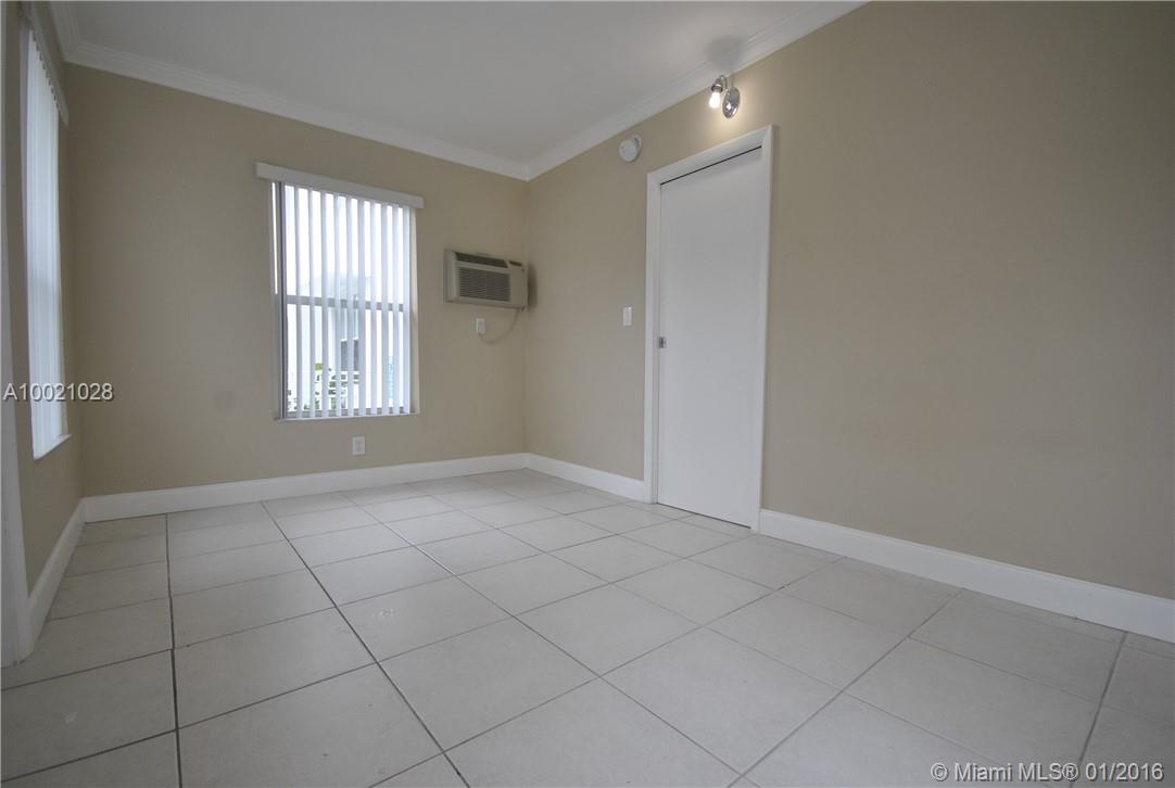 2 53 42 HAYNSWORTH BEACH - Residential Lease