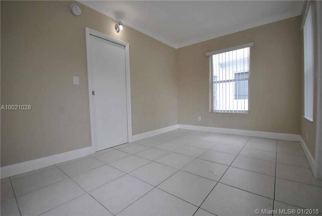 2 53 42 HAYNSWORTH BEACH - Residential Lease