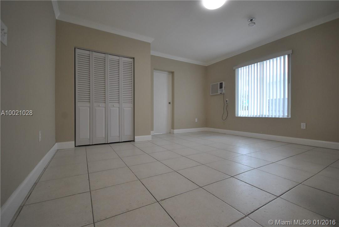 2 53 42 HAYNSWORTH BEACH - Residential Lease