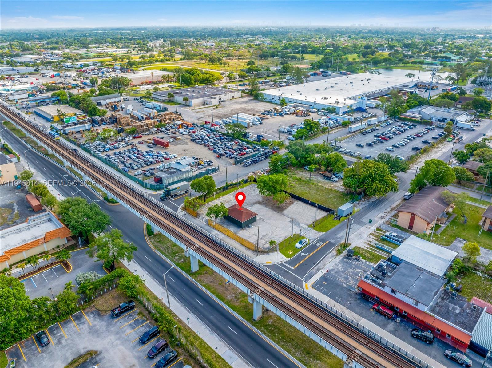 ELIZABETH PARK - Land