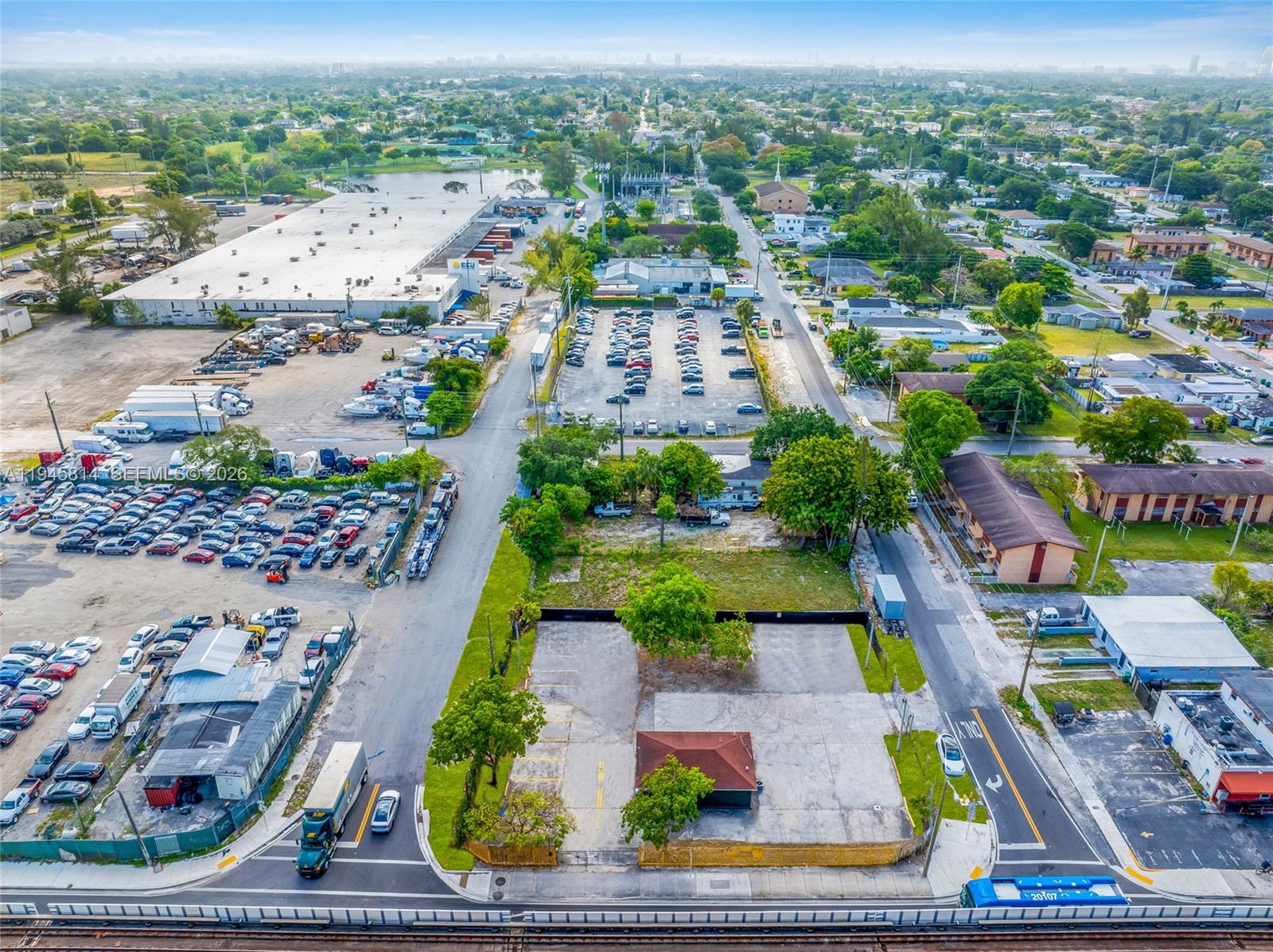 ELIZABETH PARK - Land