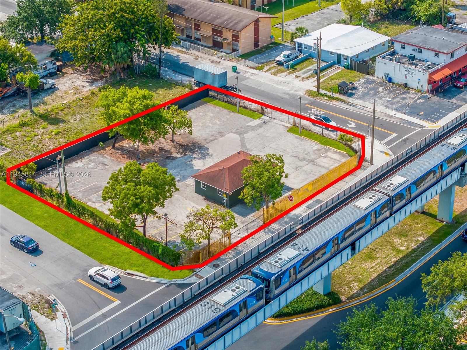 ELIZABETH PARK - Land