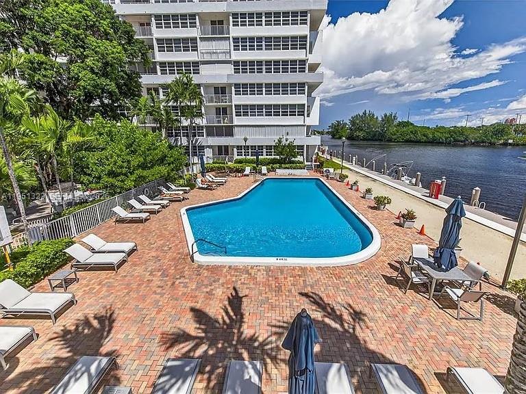 EAST POINT TOWERS CONDO - Residential