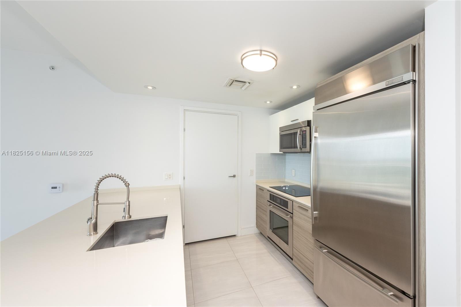 1300 Brickell Bay Dr 3003