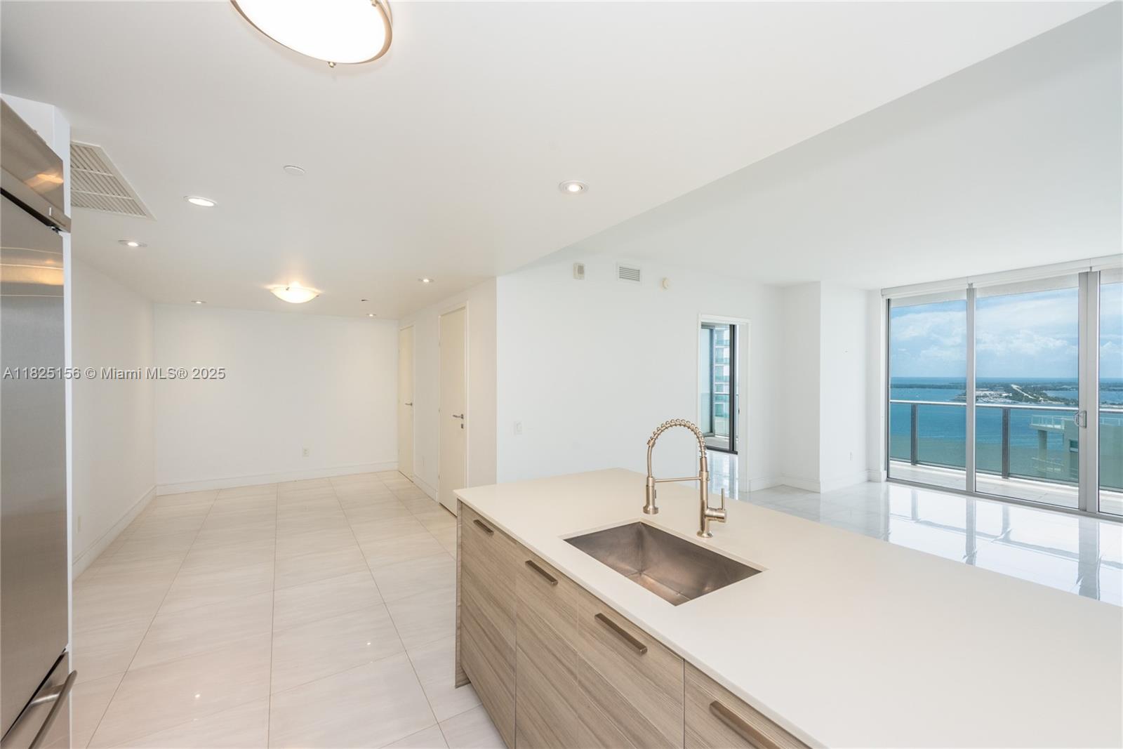 1300 Brickell Bay Dr 3003