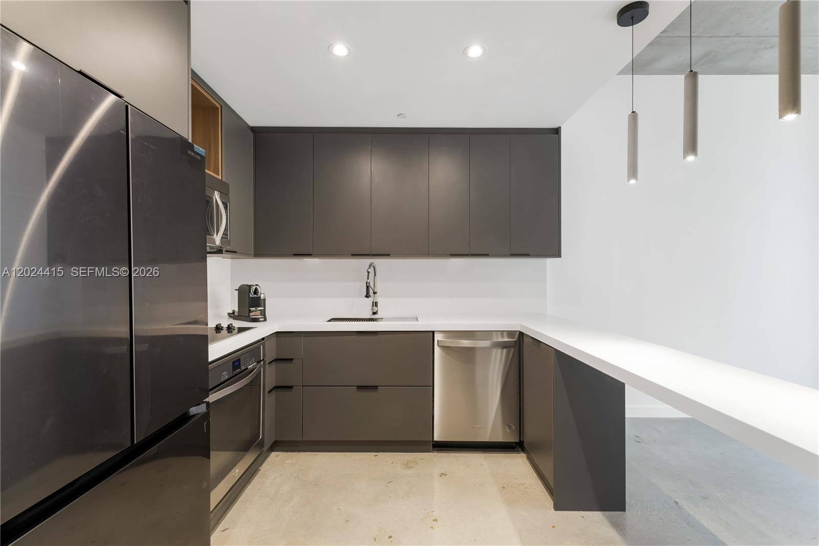 CENTRO CONDO - Residential Lease