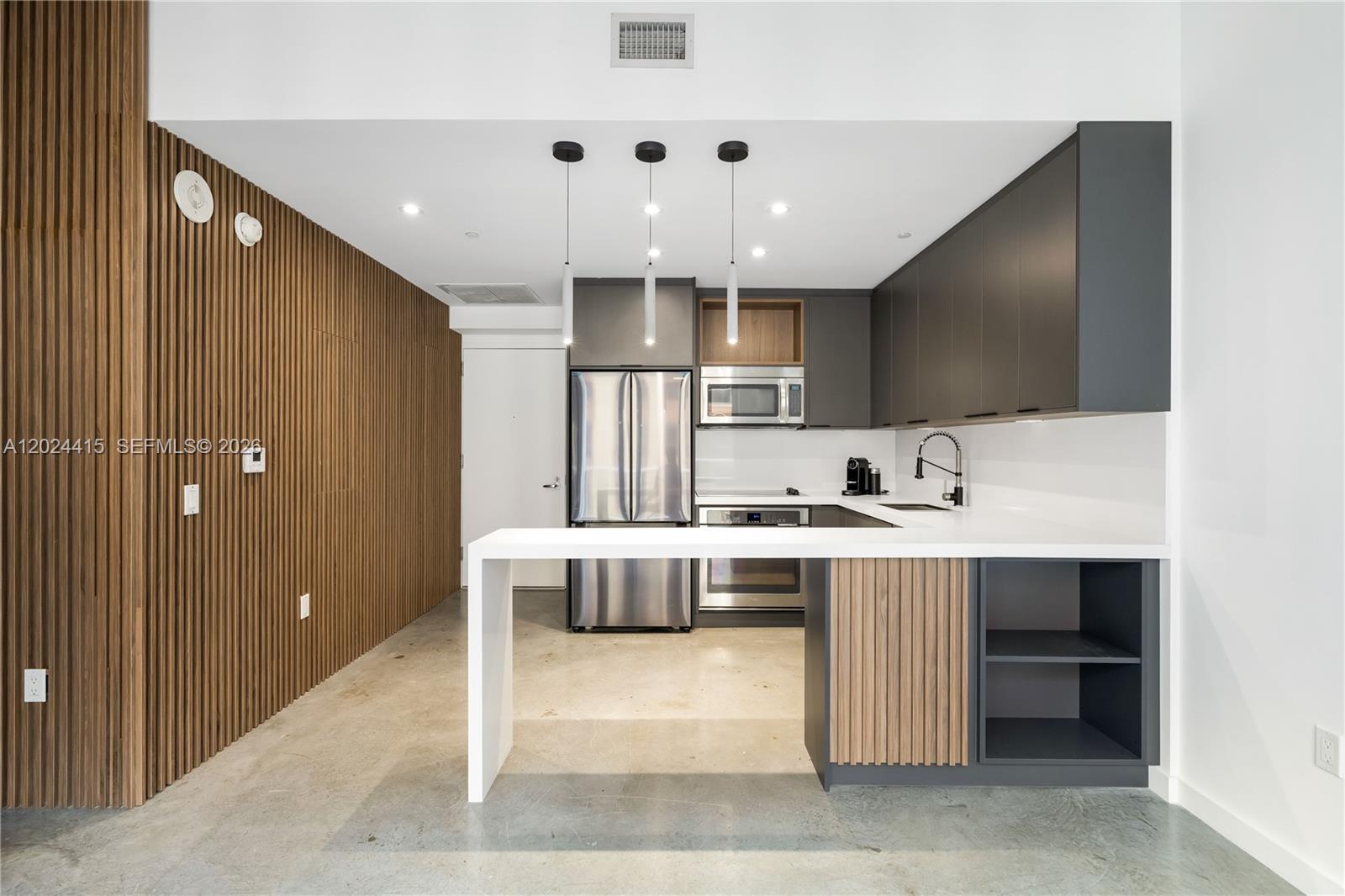 CENTRO CONDO - Residential Lease