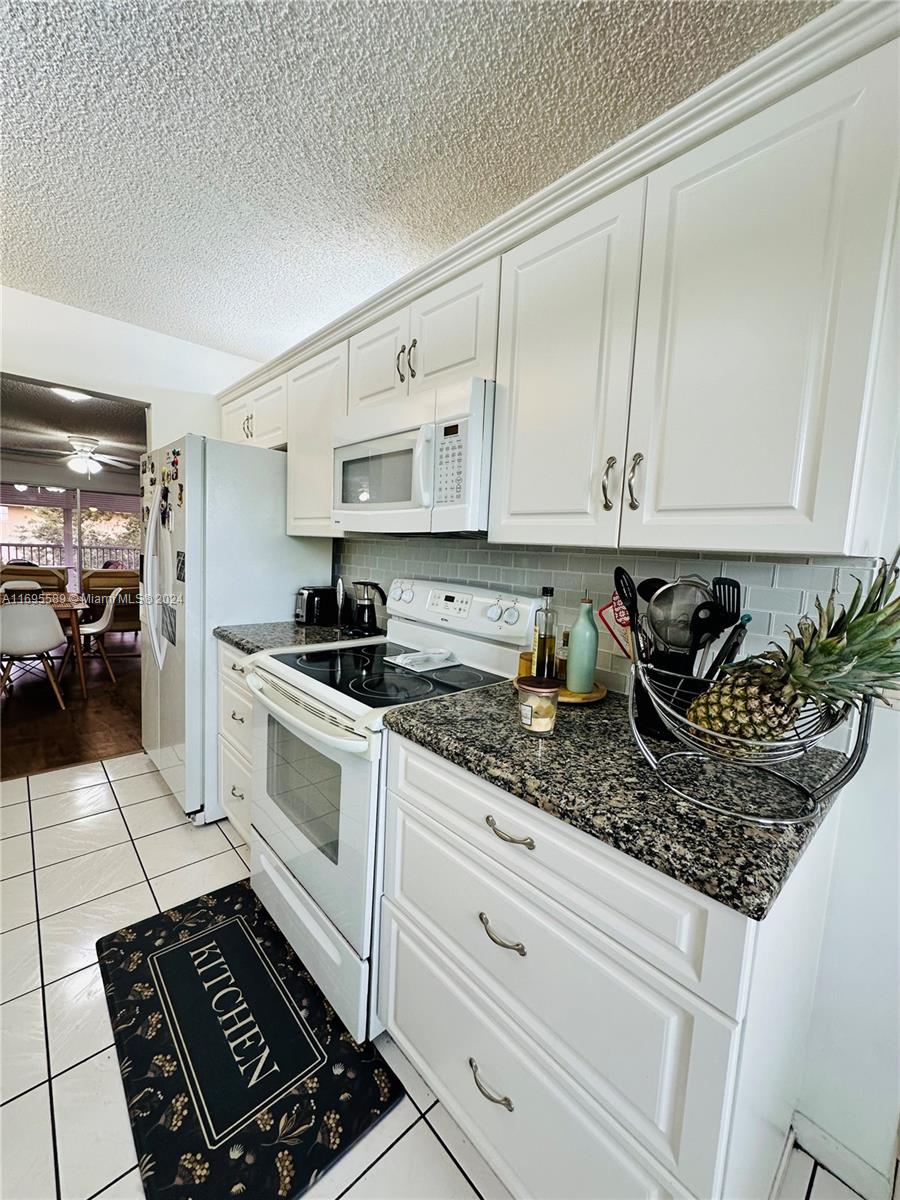 CAMBRIDGE AT CENTURY VILL - Residential