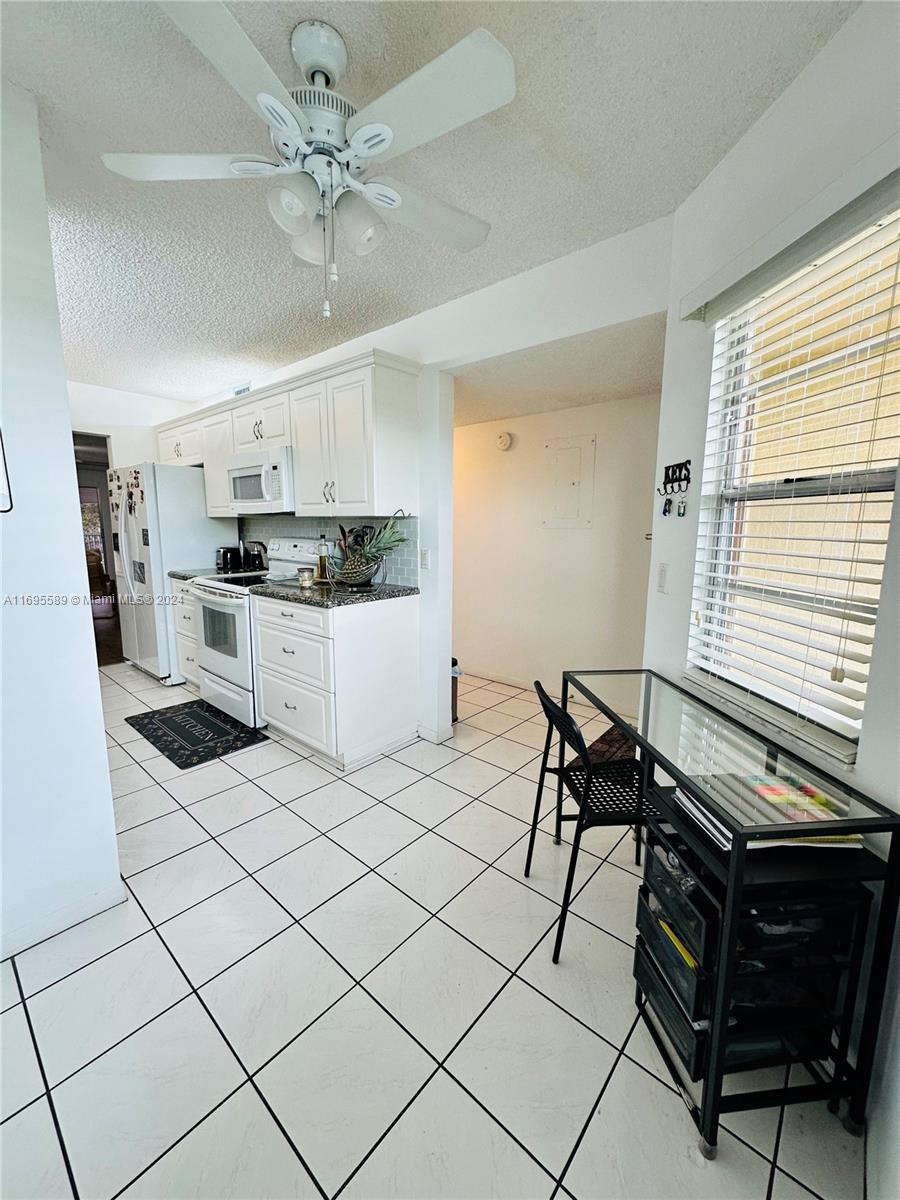 CAMBRIDGE AT CENTURY VILL - Residential