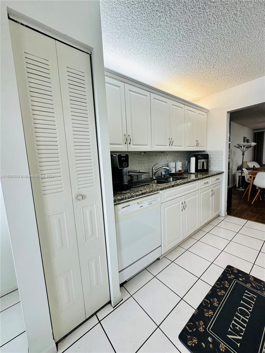 CAMBRIDGE AT CENTURY VILL - Residential