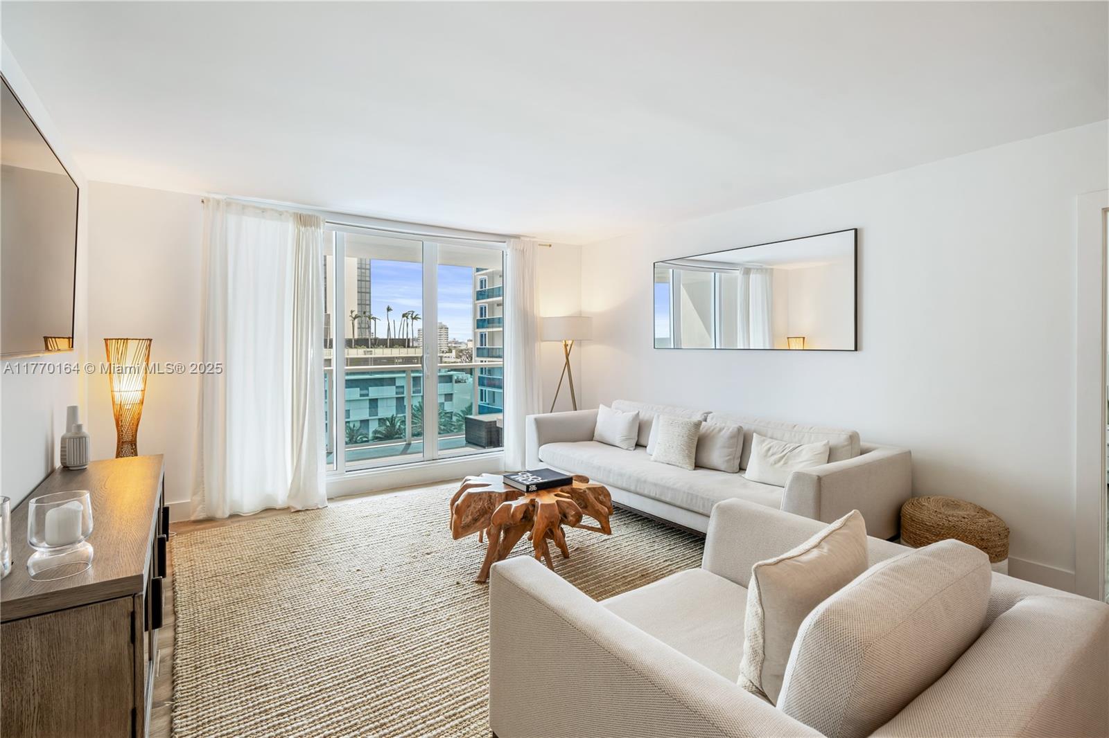 2301 Collins Ave 703, Miami Beach, Miami-Dade County, Florida - 1 Bedrooms  
2 Bathrooms - 