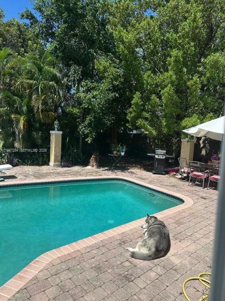 Very nice and beautiful house. Ease to show. Great location ! 3 bedroom and 3 bathroom !Close to the beach and close to shopping!!