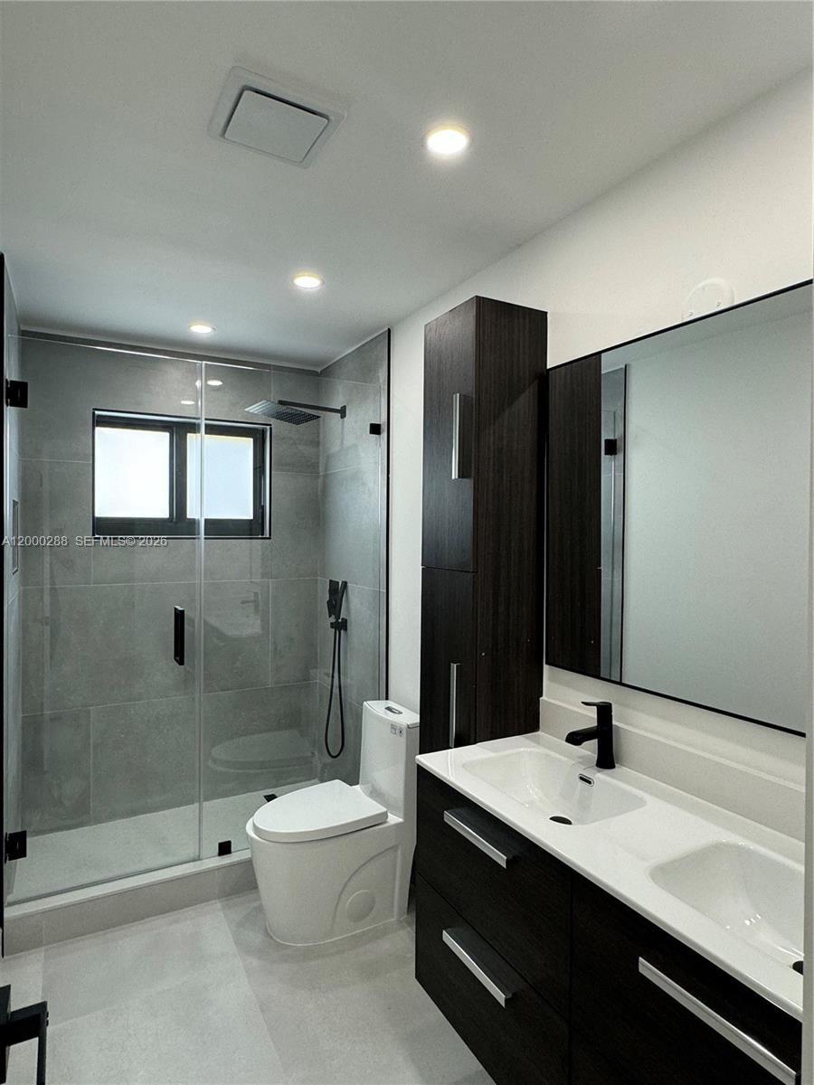 CORAL VILLAS REV - Residential Lease