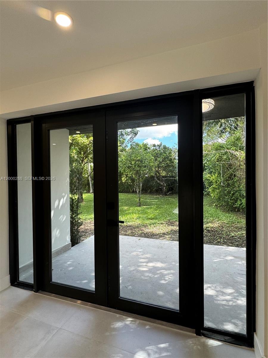 CORAL VILLAS REV - Residential Lease