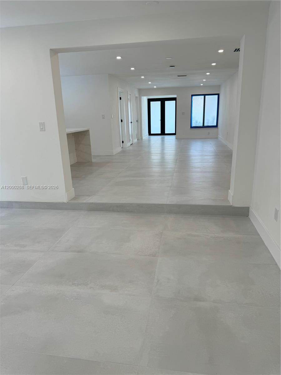 CORAL VILLAS REV - Residential Lease