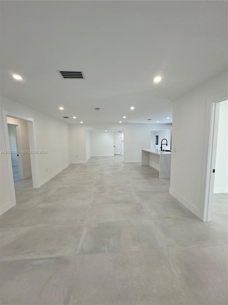 CORAL VILLAS REV - Residential Lease