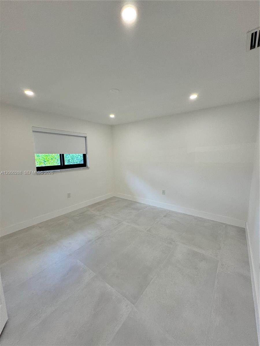 CORAL VILLAS REV - Residential Lease