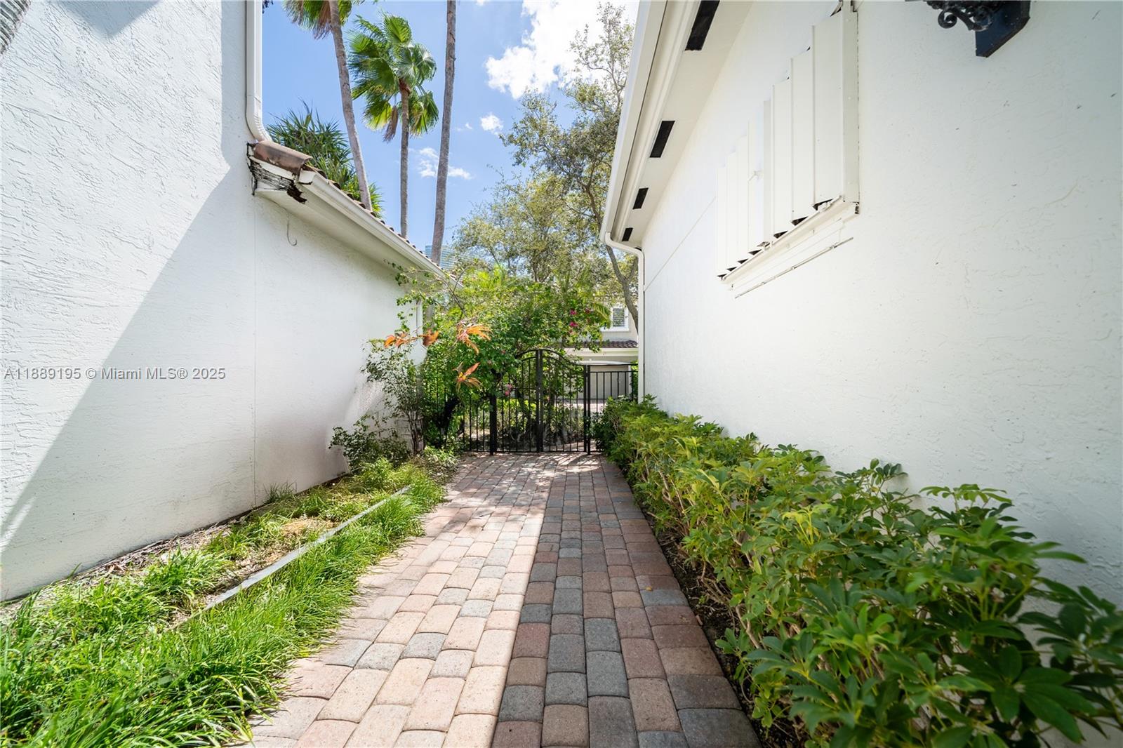 GOLDEN GATE ESTATES - Residential Lease