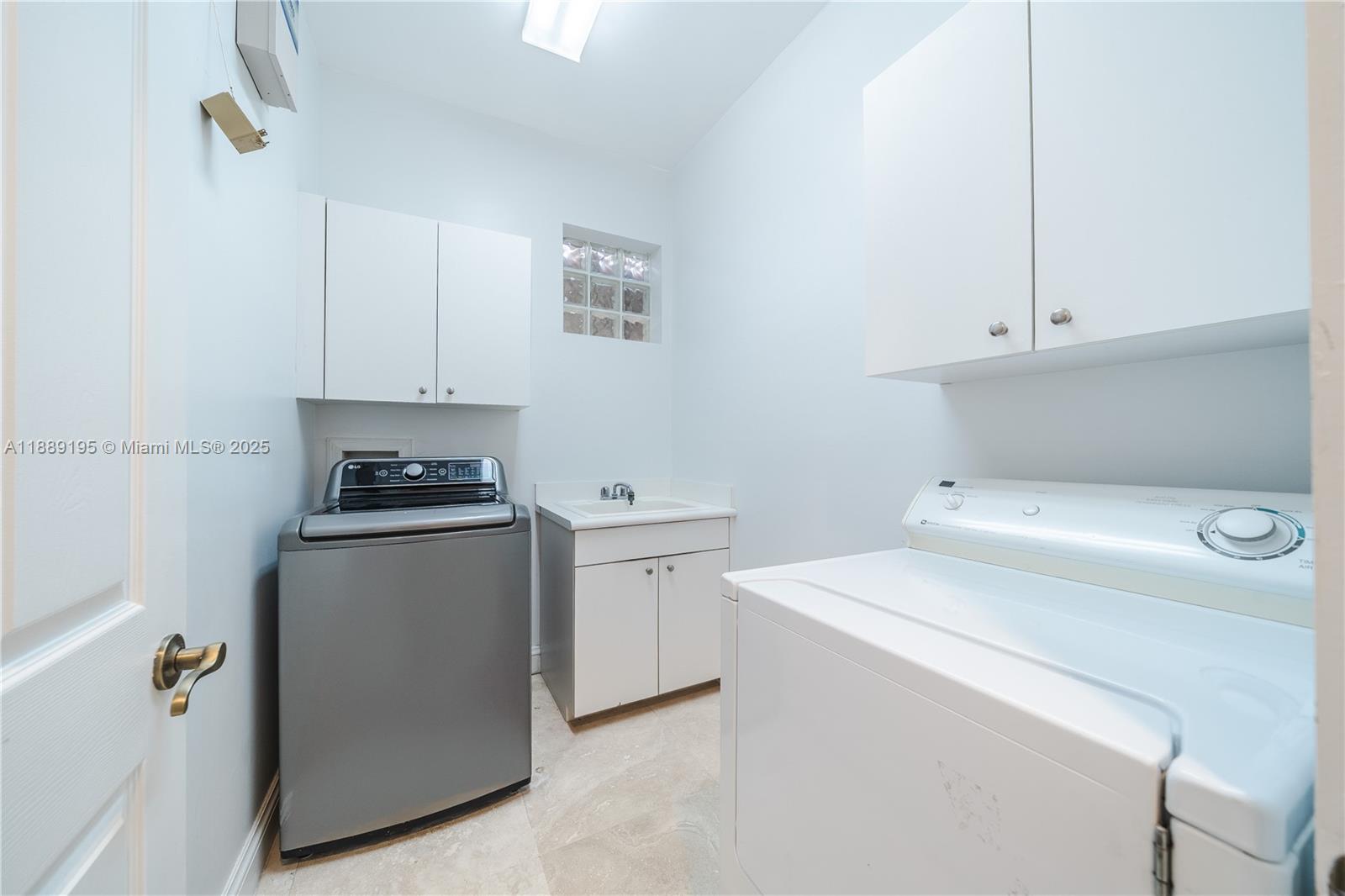GOLDEN GATE ESTATES - Residential Lease