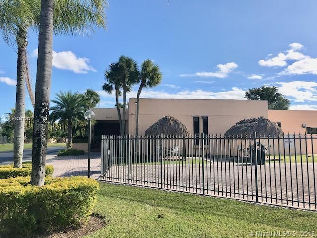 HORIZONS WEST CONDO #3 - Residential