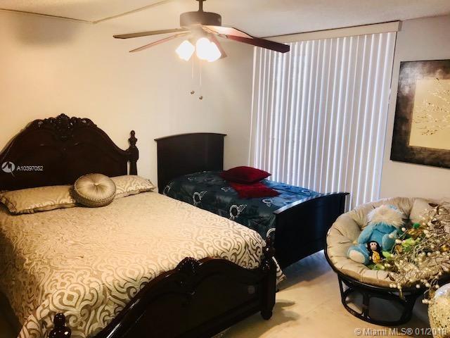 HORIZONS WEST CONDO #3 - Residential