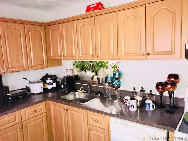 HORIZONS WEST CONDO #3 - Residential