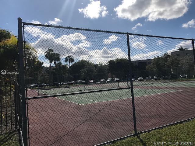 HORIZONS WEST CONDO #3 - Residential