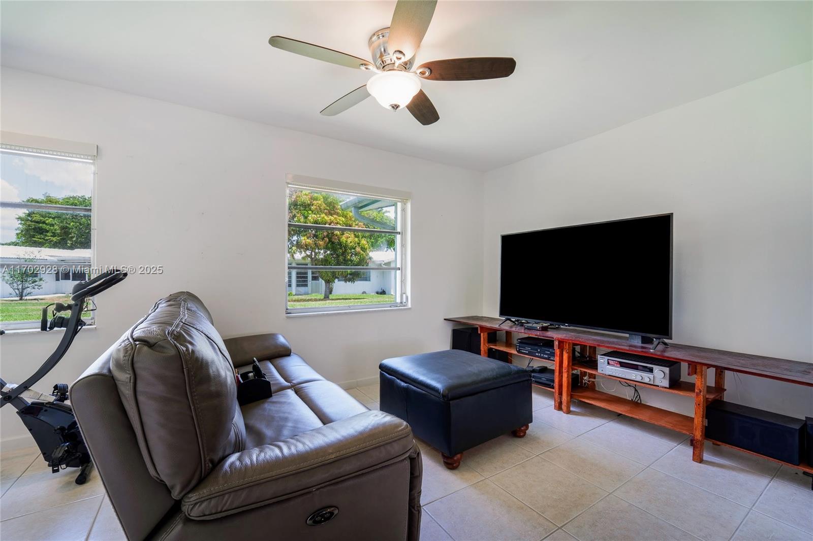 1441 W Campanelli Dr