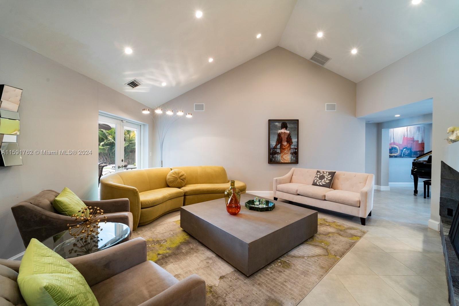 OLD CUTLER WOODS - Residential