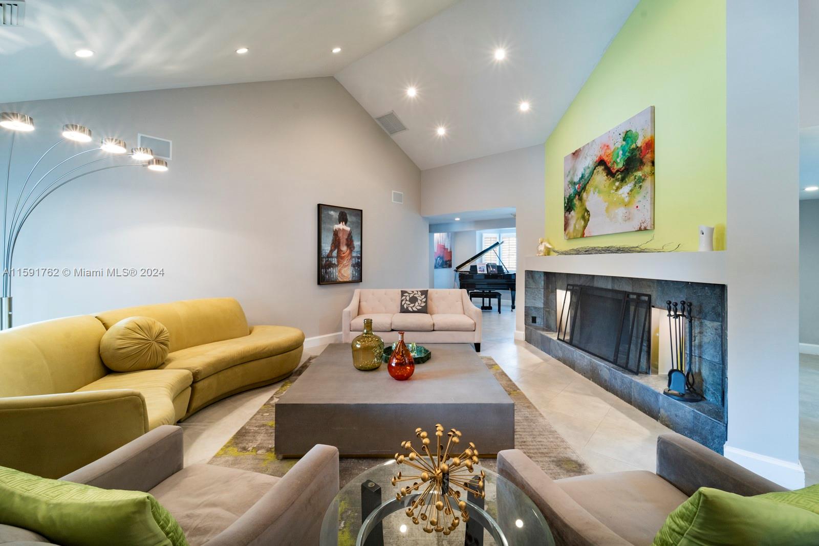 OLD CUTLER WOODS - Residential