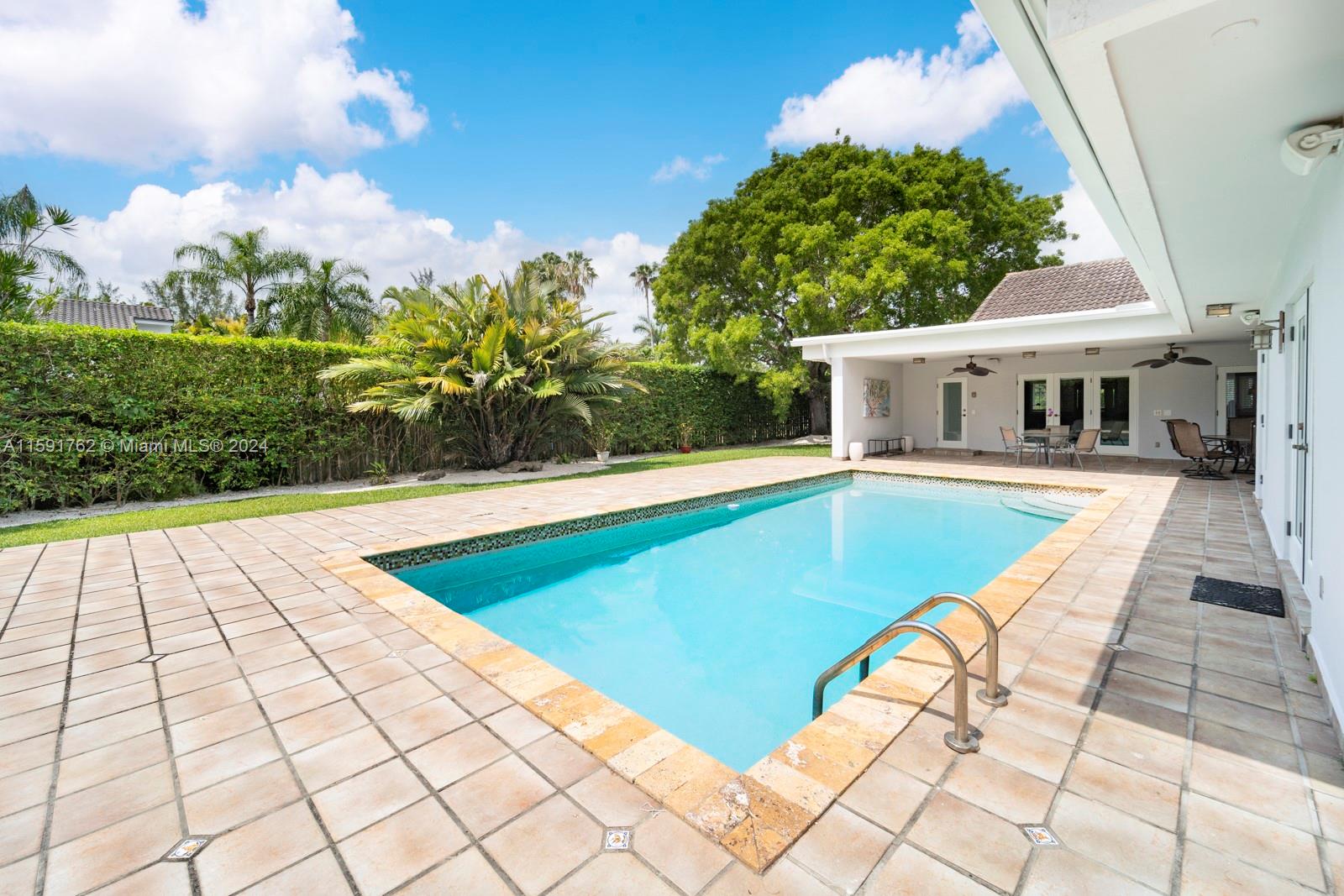 OLD CUTLER WOODS - Residential