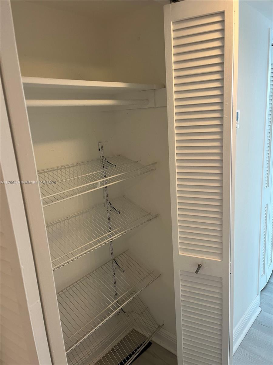 MIRADOR 1000 CONDO - Residential