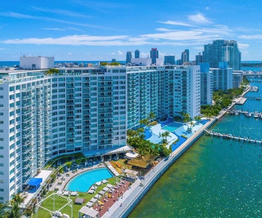 1000 West Ave 702