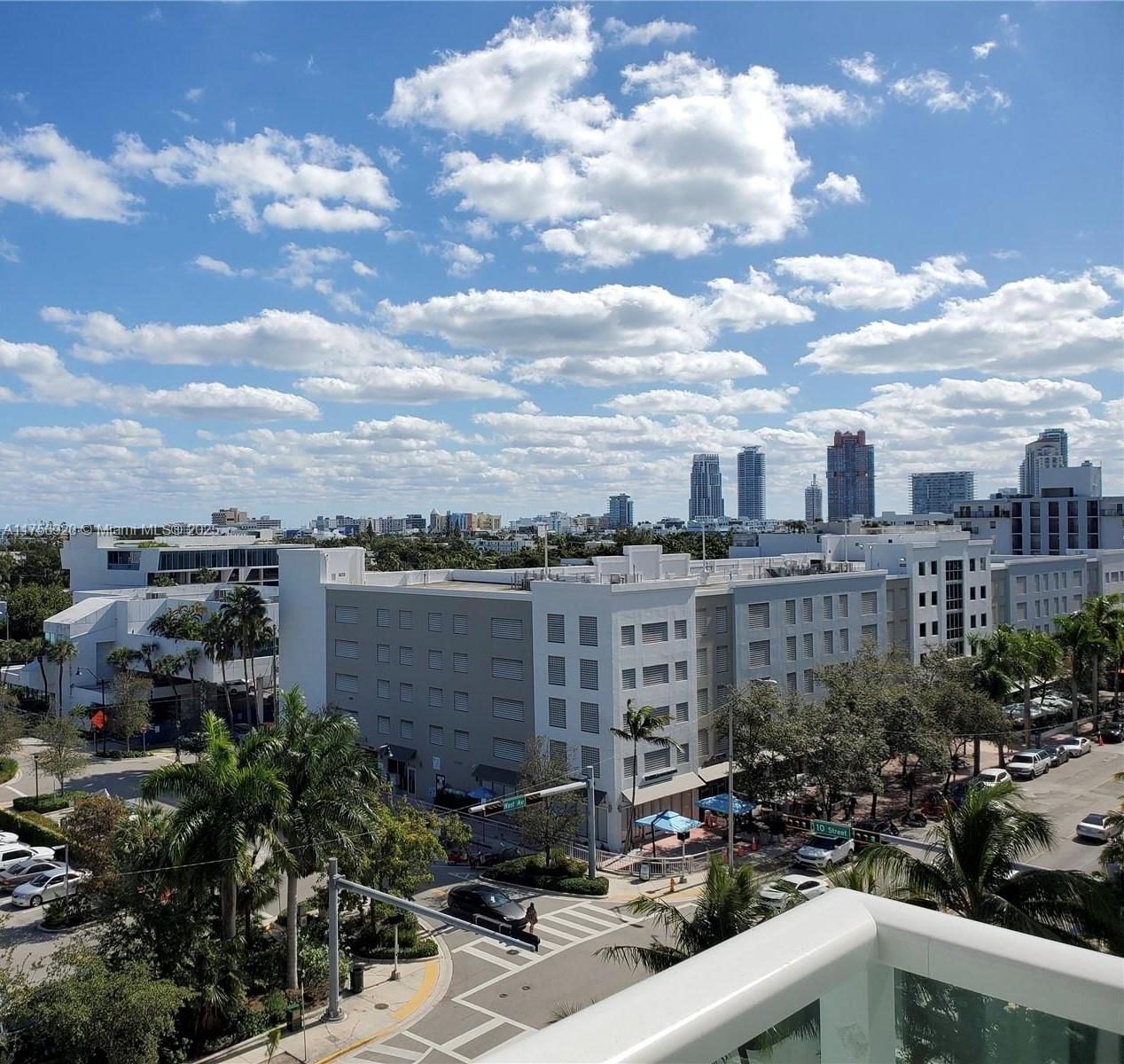 1000 West Ave 702